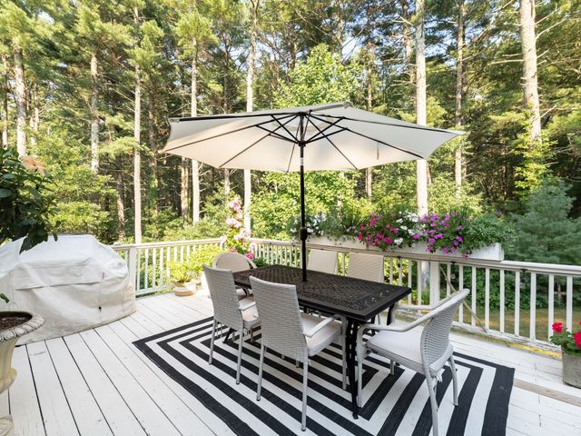 14 Copper Beech Dr, Kingston, MA 02364
