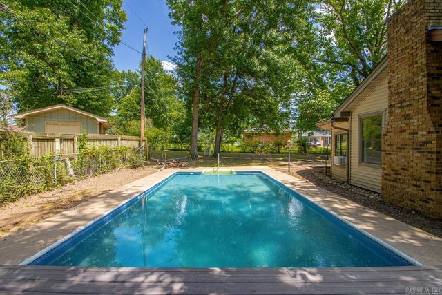 1025 Oakhurst Street, Jacksonville, AR 72076