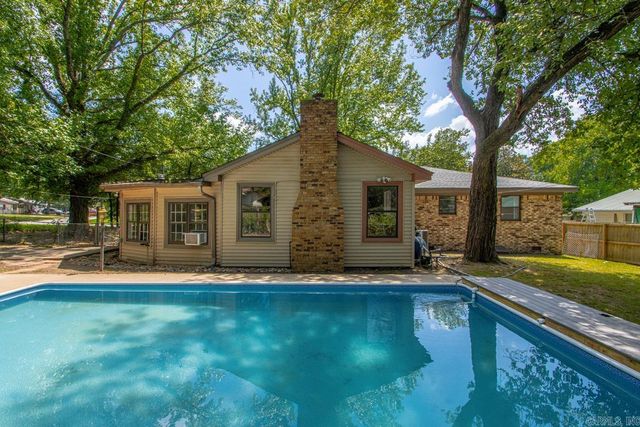 1025 Oakhurst Street, Jacksonville, AR 72076