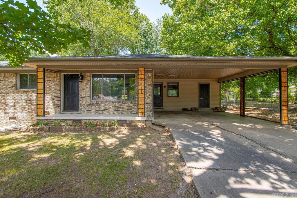 1025 Oakhurst Street, Jacksonville, AR 72076