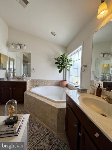 5609 FAIRCLOTH CT, Centreville, VA 20120