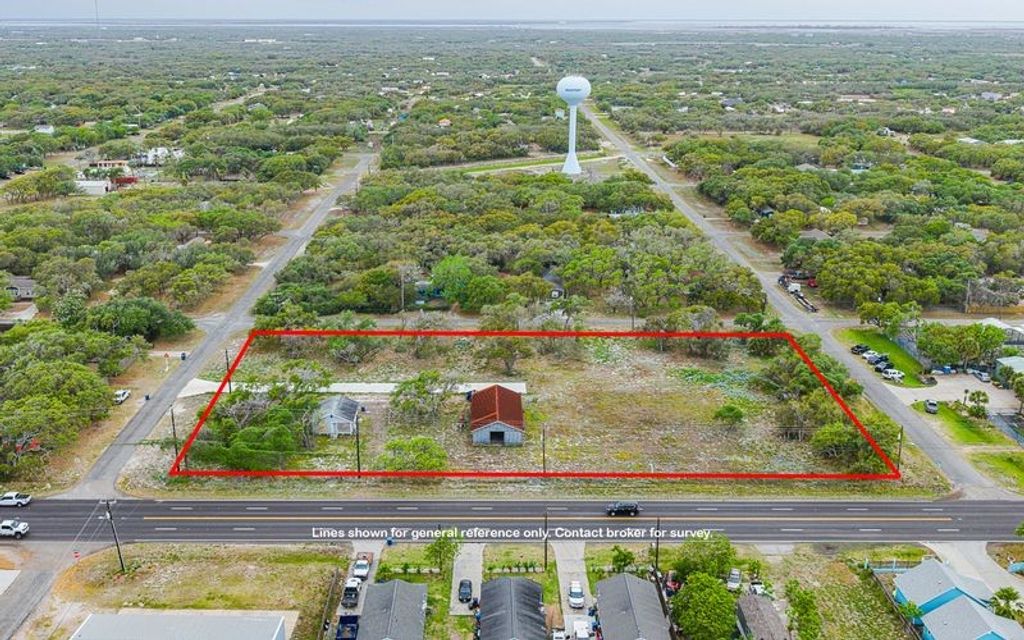 1803 Highway 35 Hwy S, Rockport, TX 78382 — exterior
