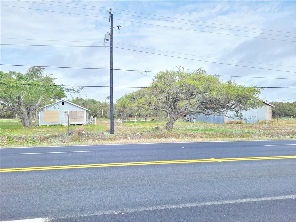 1803 Highway 35 Hwy S, Rockport, TX 78382 — photo 2