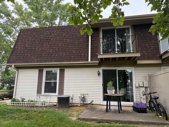 2310 Hyde Court, Schaumburg, IL 60194
