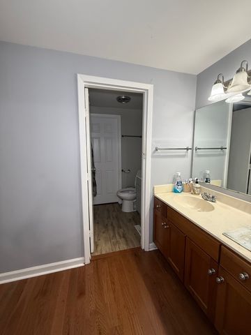 2310 Hyde Court, Schaumburg, IL 60194