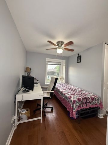 2310 Hyde Court, Schaumburg, IL 60194