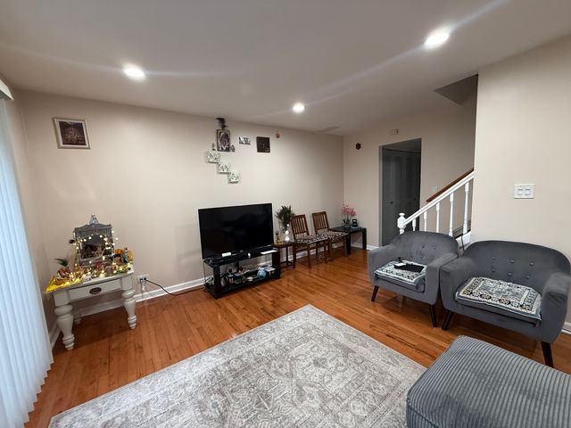2310 Hyde Court, Schaumburg, IL 60194