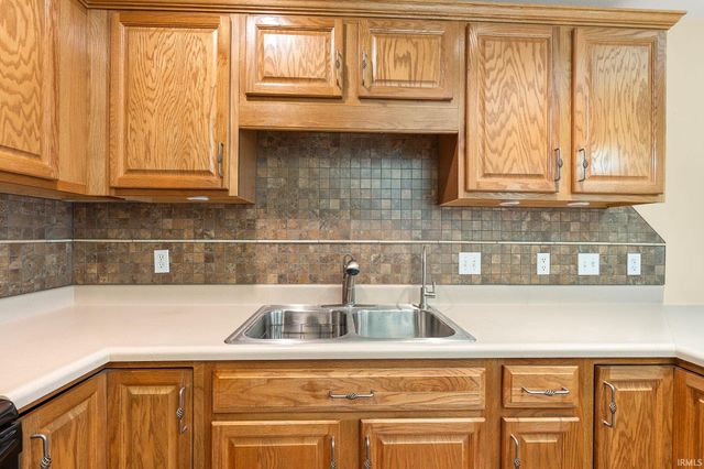 1362 Champions Pointe, Decatur, IN 46733