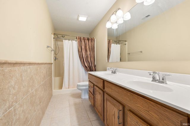 1362 Champions Pointe, Decatur, IN 46733