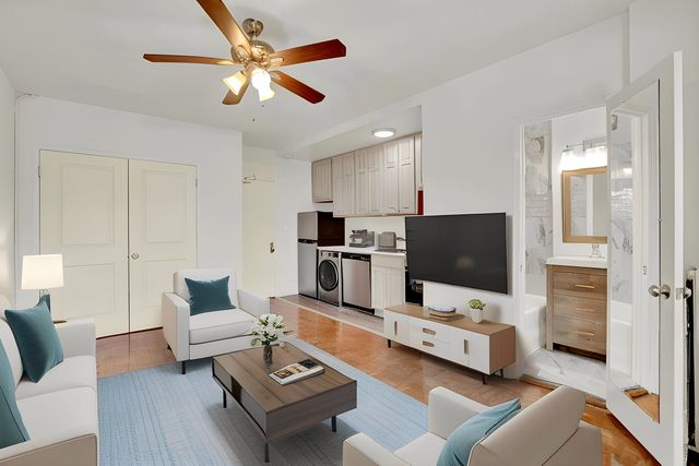 1100 N La Salle Drive 615, Chicago, IL 60610