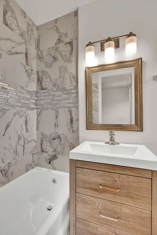 1100 N La Salle Drive 615, Chicago, IL 60610