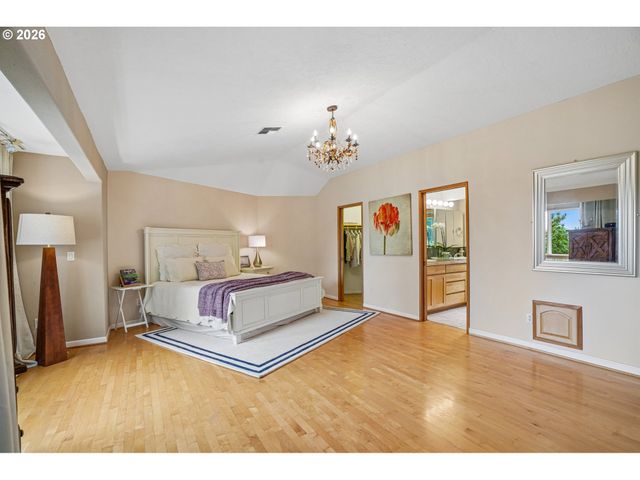 11150 Se VALLEY VIEW Ter, Happy Valley, OR 97086