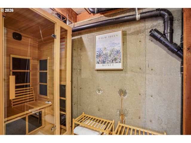 11150 Se VALLEY VIEW Ter, Happy Valley, OR 97086