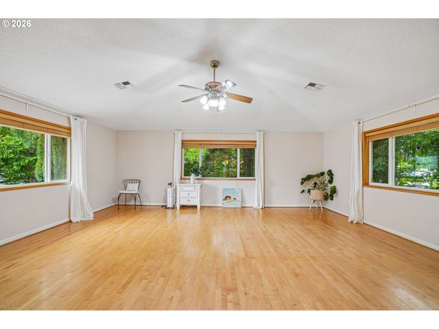 11150 Se VALLEY VIEW Ter, Happy Valley, OR 97086