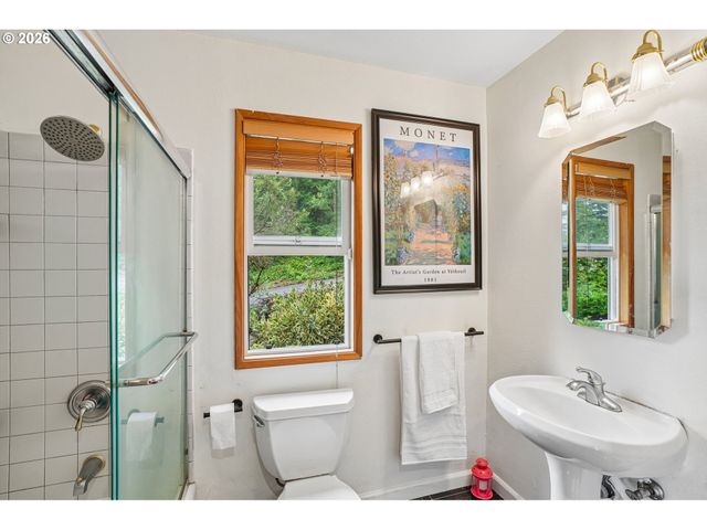 11150 Se VALLEY VIEW Ter, Happy Valley, OR 97086