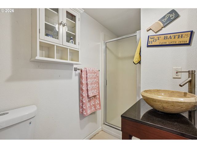 11150 Se VALLEY VIEW Ter, Happy Valley, OR 97086
