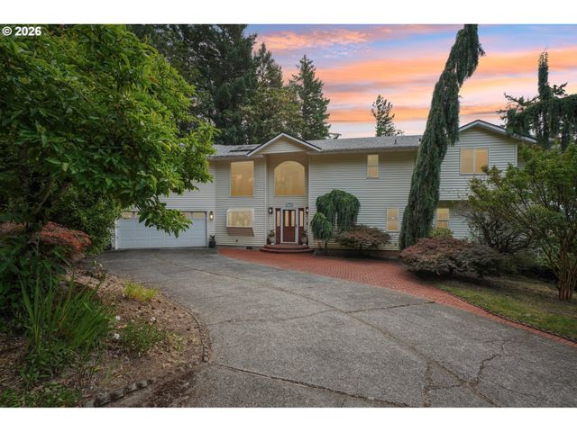 11150 Se VALLEY VIEW Ter, Happy Valley, OR 97086