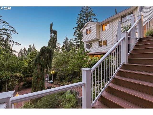 11150 Se VALLEY VIEW Ter, Happy Valley, OR 97086