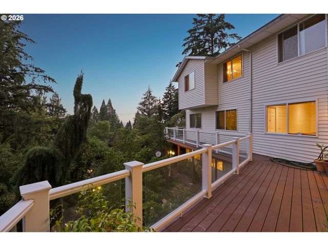 11150 Se VALLEY VIEW Ter, Happy Valley, OR 97086