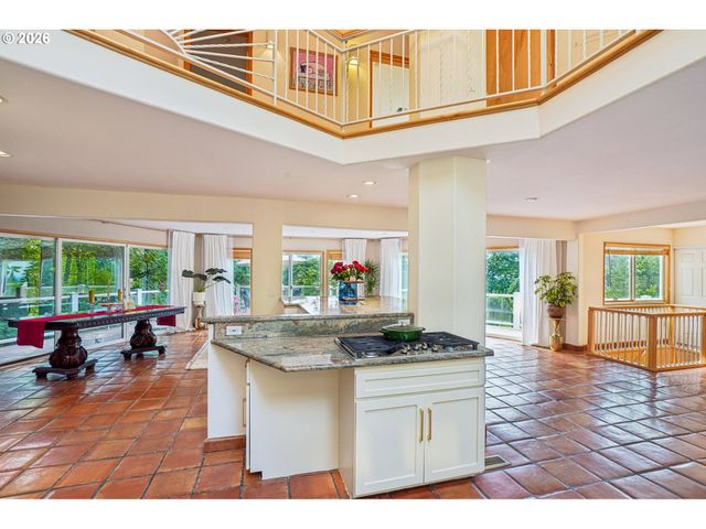 11150 Se VALLEY VIEW Ter, Happy Valley, OR 97086