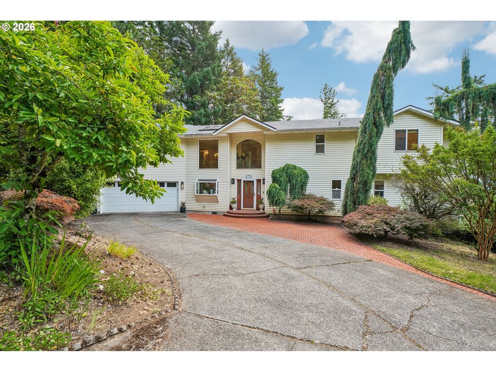 11150 Se VALLEY VIEW Ter, Happy Valley, OR 97086