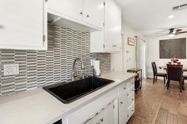 1110 Circuit Dr, Roseville, CA 95678