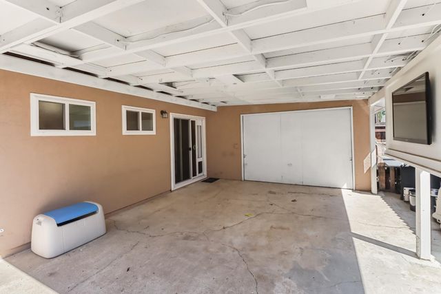 1110 Circuit Dr, Roseville, CA 95678