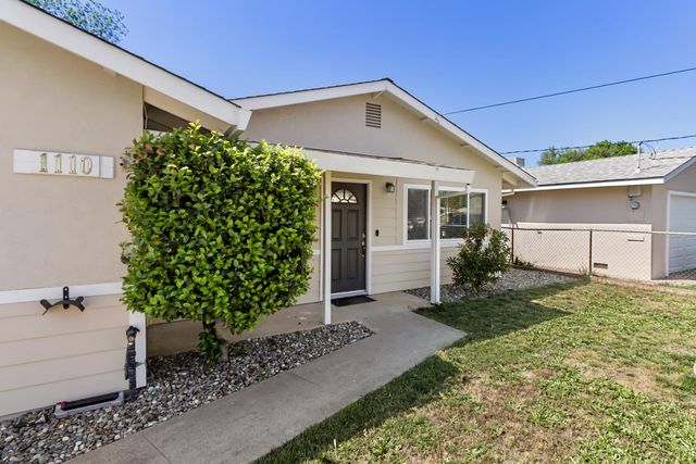 1110 Circuit Dr, Roseville, CA 95678