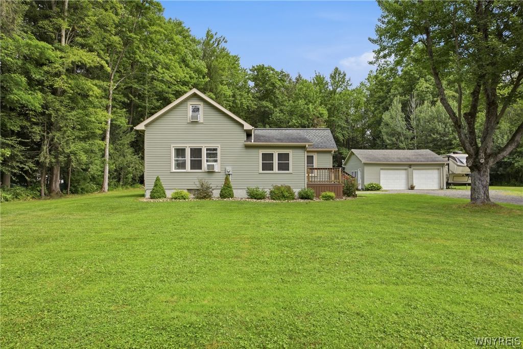 2292 New Jerusalem Road, Eden, NY 14057