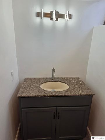 6107 Seward Street, Omaha, NE 68104