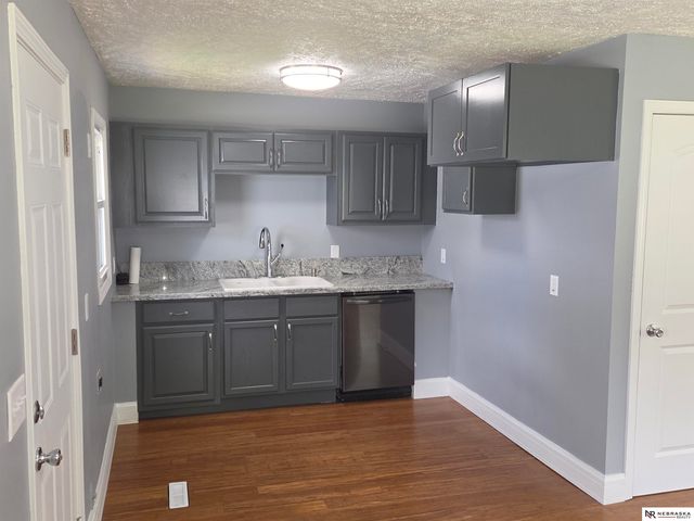 6107 Seward Street, Omaha, NE 68104