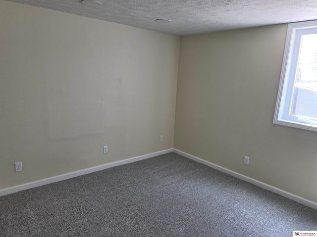 6107 Seward Street, Omaha, NE 68104