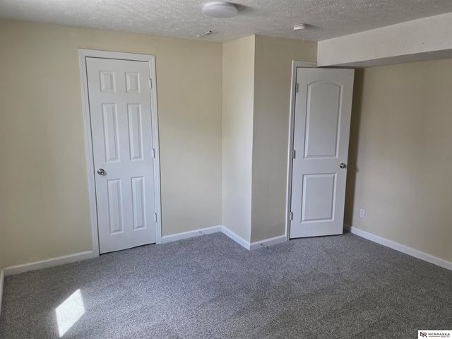 6107 Seward Street, Omaha, NE 68104