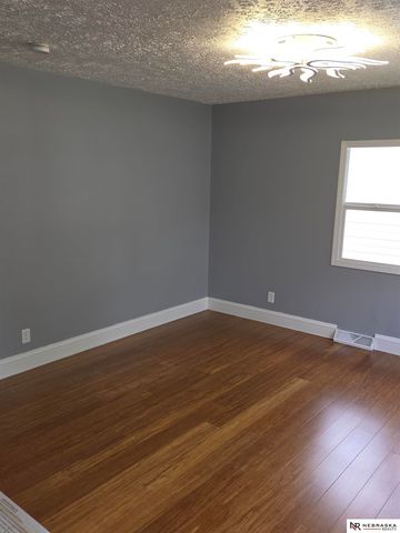 6107 Seward Street, Omaha, NE 68104