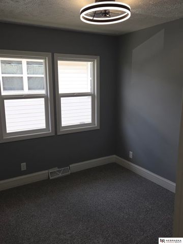 6107 Seward Street, Omaha, NE 68104