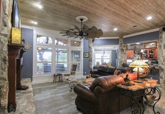 219 Young Ranch RD, Georgetown, TX 78633