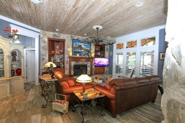 219 Young Ranch RD, Georgetown, TX 78633