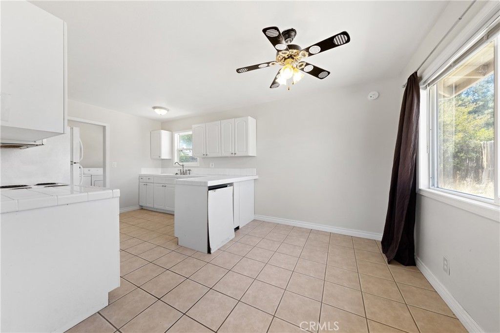 Image 10 of property listing at 28967 Avenida Gaviota, Menifee, CA 92587