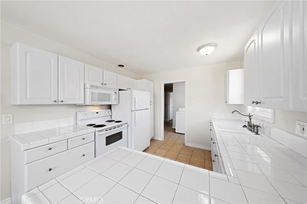 Image 13 of property listing at 28967 Avenida Gaviota, Menifee, CA 92587