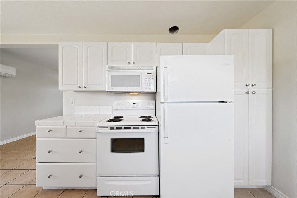 Image 14 of property listing at 28967 Avenida Gaviota, Menifee, CA 92587