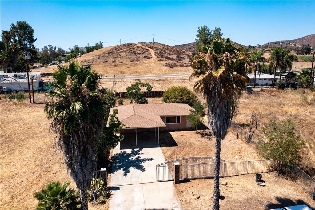 Image 25 of property listing at 28967 Avenida Gaviota, Menifee, CA 92587