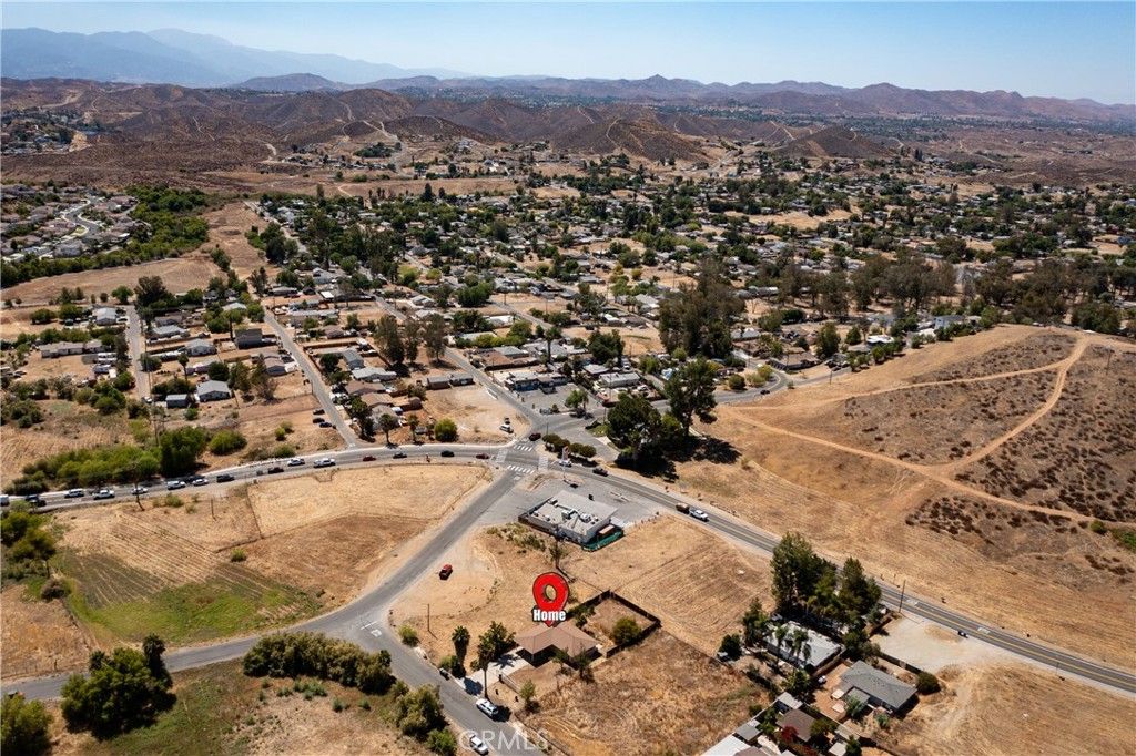 Image 32 of property listing at 28967 Avenida Gaviota, Menifee, CA 92587