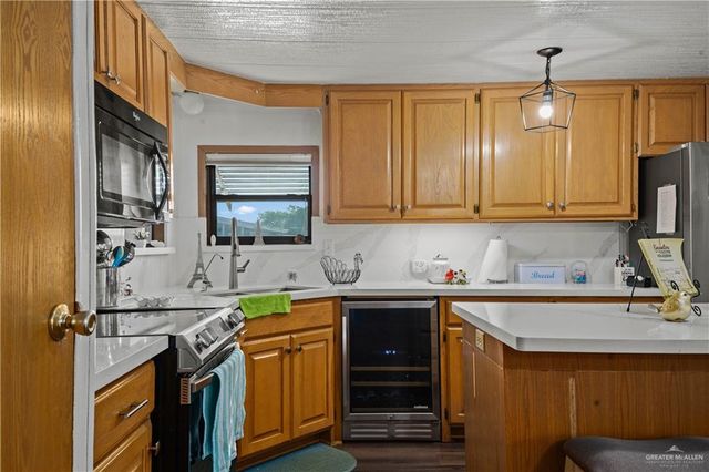 335 Queen Palm Street, Alamo, TX 78516