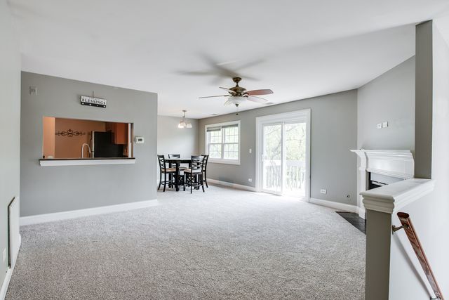 19 Foxcroft Road 203, Naperville, IL 60565