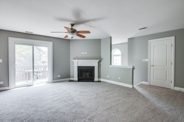 19 Foxcroft Road 203, Naperville, IL 60565