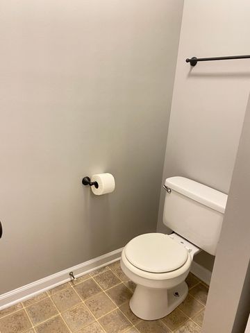 109 Maureen Dr Apt A, Clarksville, TN 37043