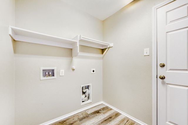 1942 Castaway Drive, Dallas, TX 75051