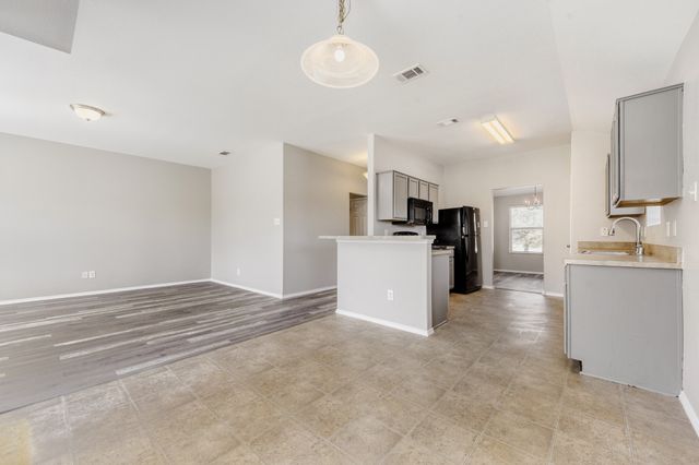 1942 Castaway Drive, Dallas, TX 75051