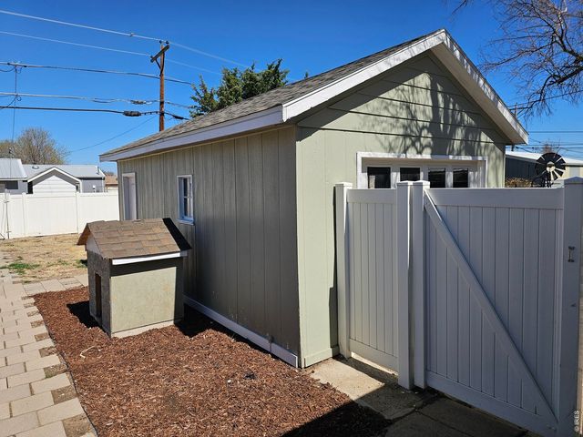 222 Magnolia Ln, Sterling, CO 80751
