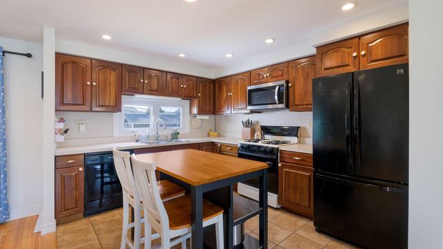 823 REGINA ST, Philadelphia, PA 19116